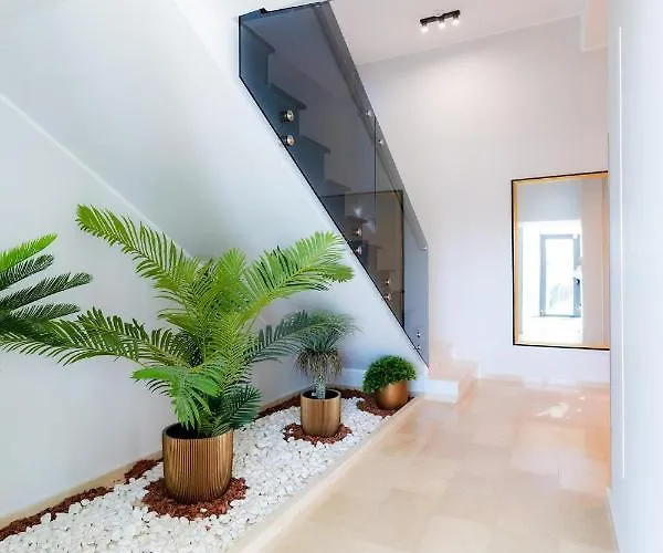 アパート Luxury ママイア