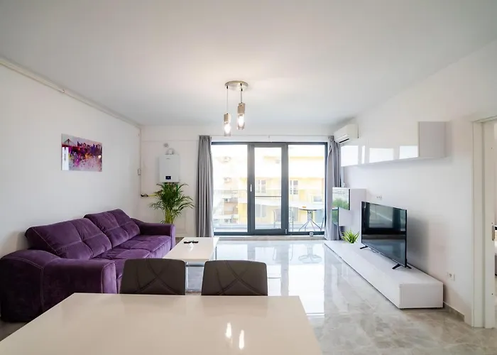 Luxury アパート ママイア