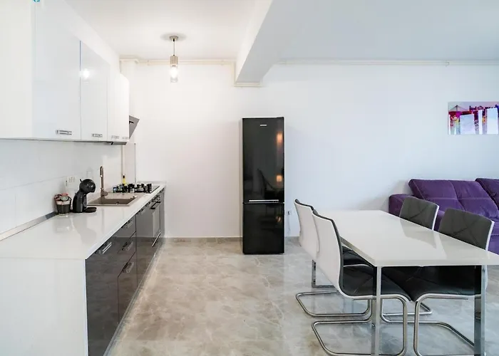 Luxury アパート ママイア